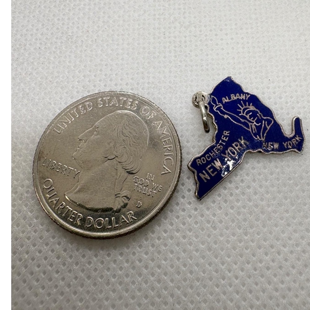 Beau Sterling Silver Vintage New York State Blue Enamel Souvenir Charm 1.52g - Picture 4 of 5